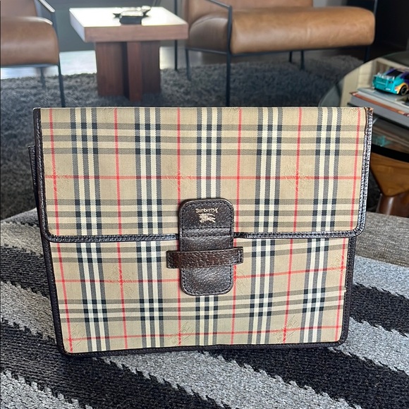 Burberry Burberrys clutch pouch - Picture 1 of 14